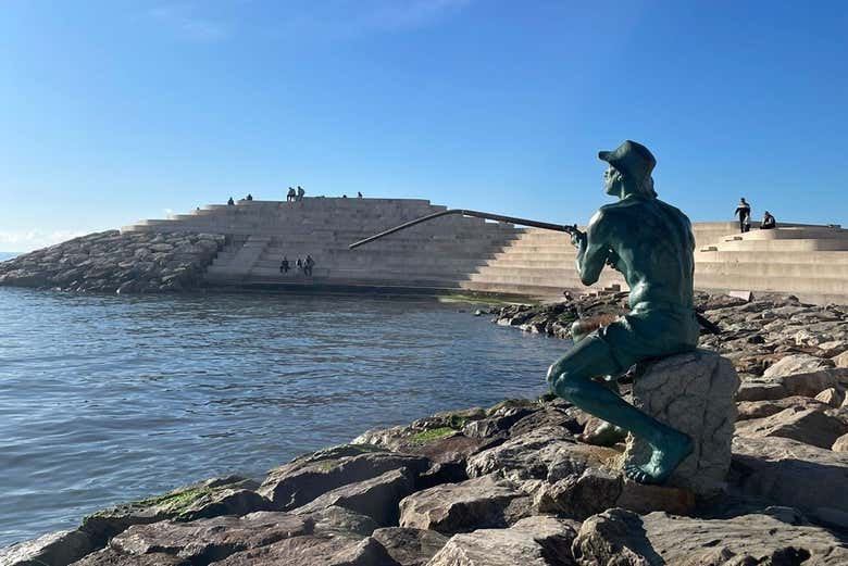 Scultura di un pescatore