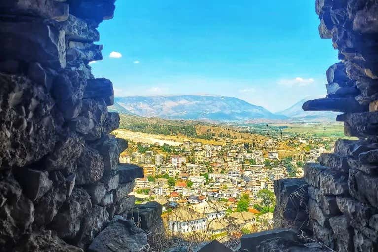 Um dos lugares encantadores de Gjirokastra