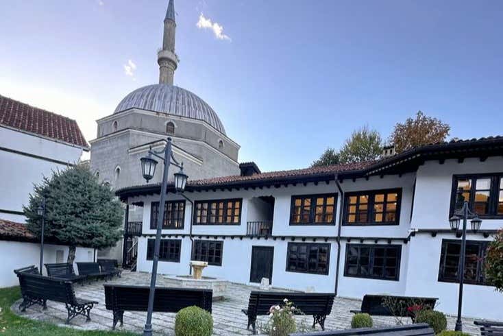 Descubriréis los monumentos clave de la historia de los Balcanes