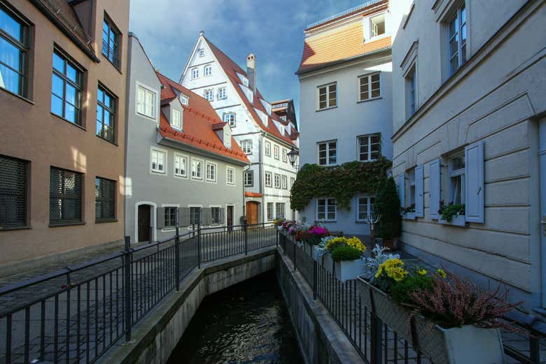 Calles del centro de Augsburgo y sus canales