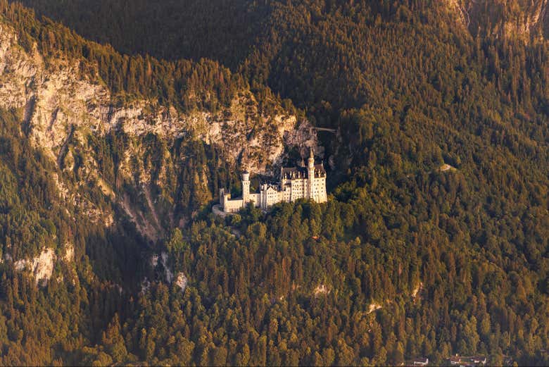 El castillo de Neuschwanstein a vista de pájaro