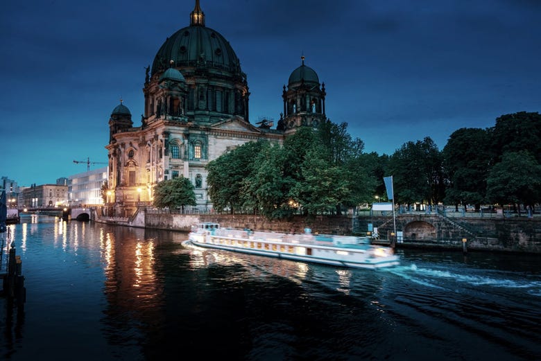 Sailing past Berliner Dom on a night cruise