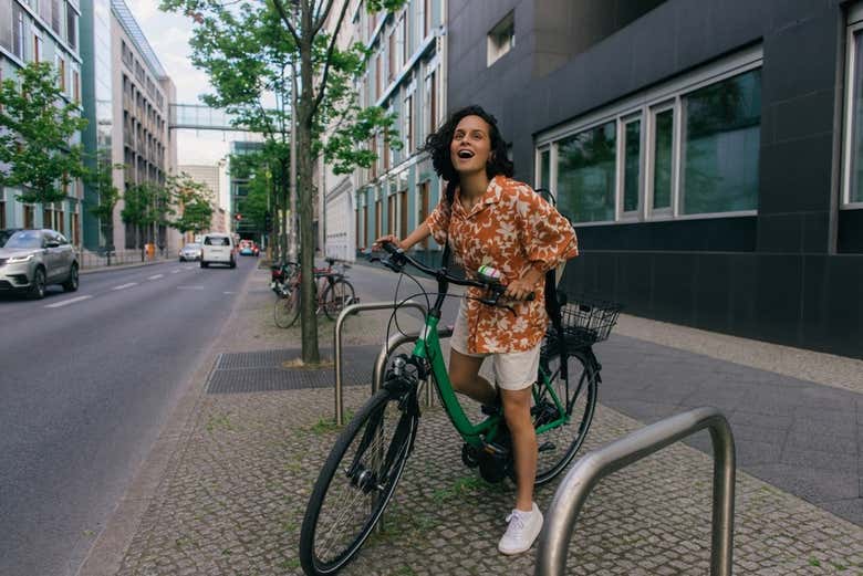 Disfrutando del alquiler de bicicleta