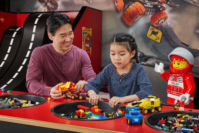 Construindo brinquedos com peças de lego