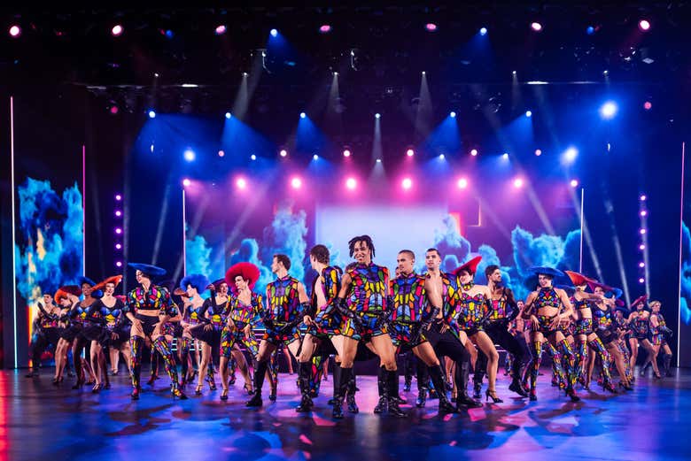 Os artistas no palco