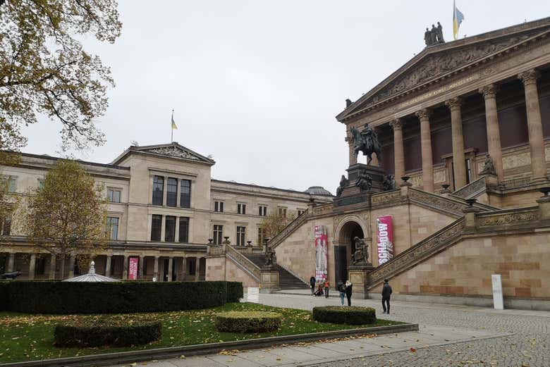 Museo Nuevo junto a la Galería Nacional