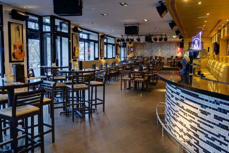 All'interno dell'Hard Rock Cafe 