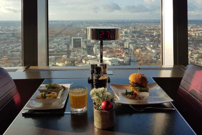 Cena en la Torre de la Televisión