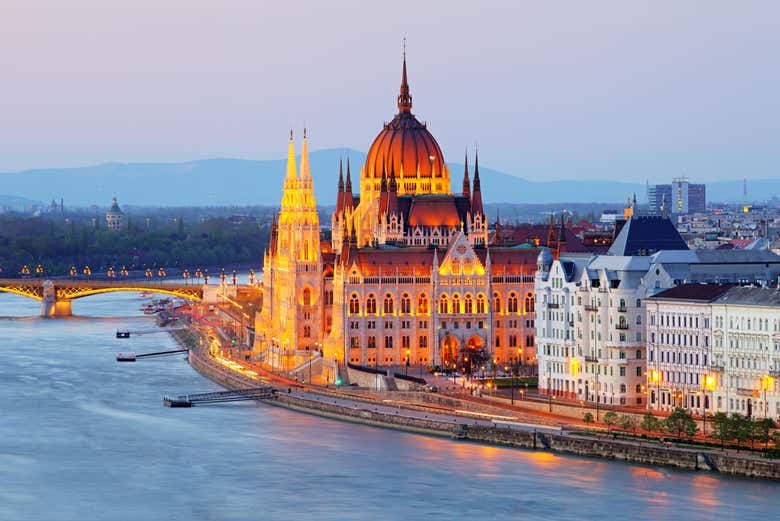 ¡Budapest os está esperando!