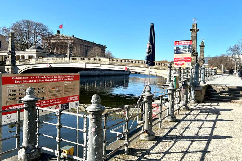 Você está preparado para um passeio de barco no rio Spree?