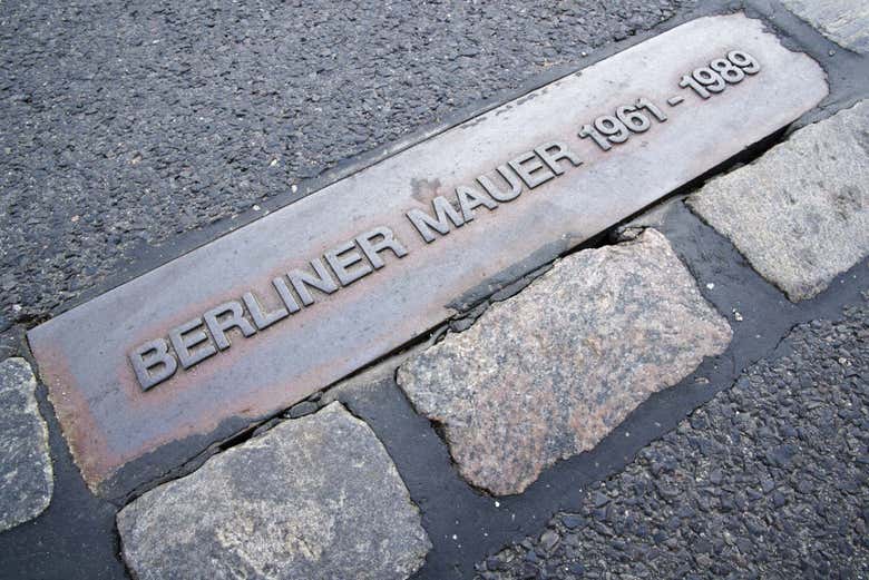 Placa conmemorativa del Muro de Berlín