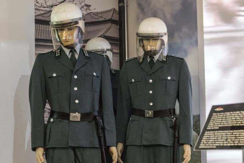 Uniformes em exposição no museu