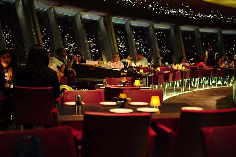 Dîner à la Tour de Télévision