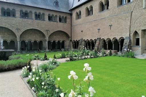 Il chiostro del duomo di Bonn
