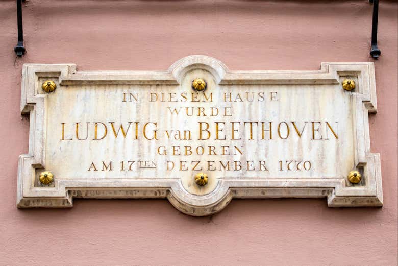 La targa che segnala la casa dove nacque Beethoven