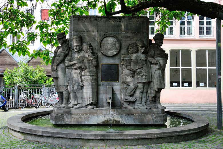 Fuente Willi Ostermann Brunnen