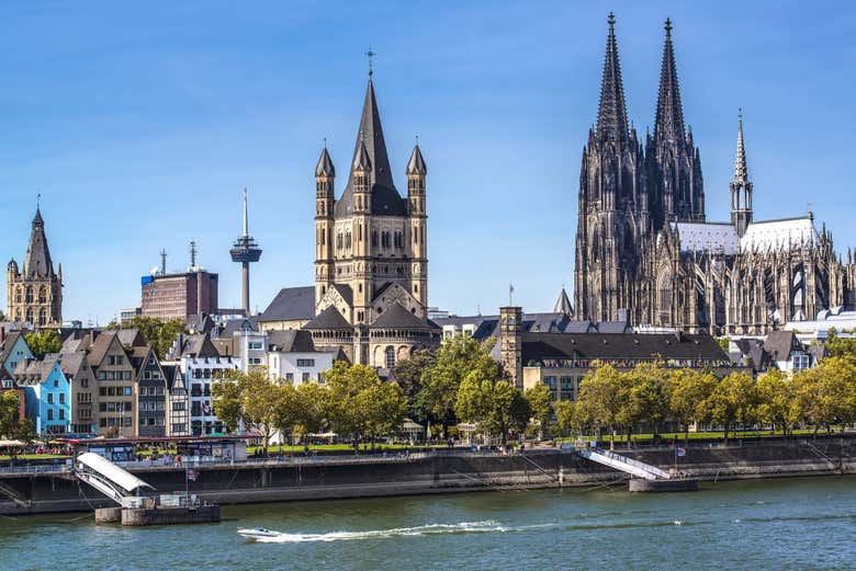 La ribera del río Rin en Colonia
