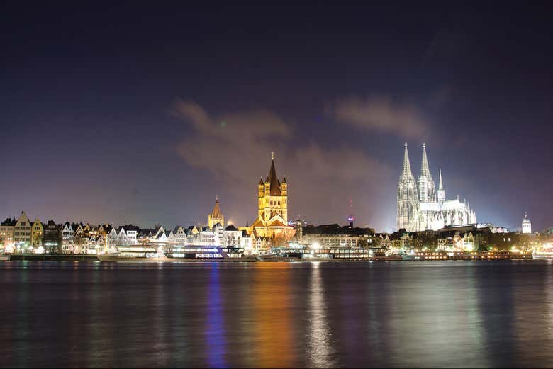 Veremos el skyline nocturno de Colonia