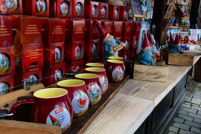 Xícaras típicas prontos para servirglühwein