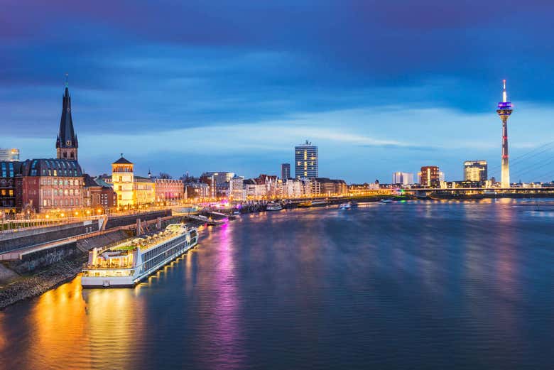 Düsseldorf di sera