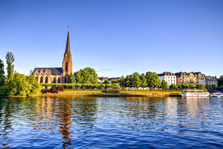 Paseando junto al río Meno