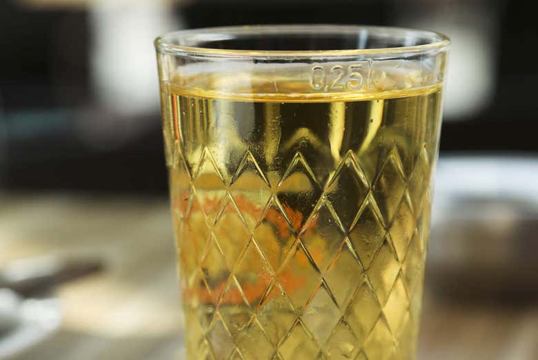 Apfelwein, o famoso vinho de maça de Frankfurt