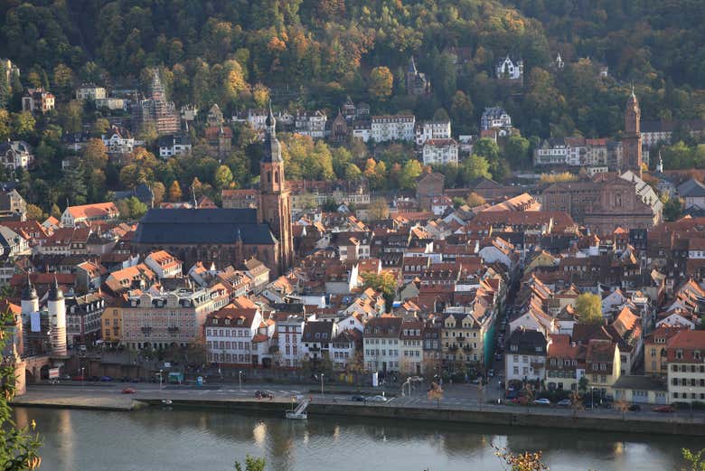 Vistas do centro antigo de Heidelberg do alto