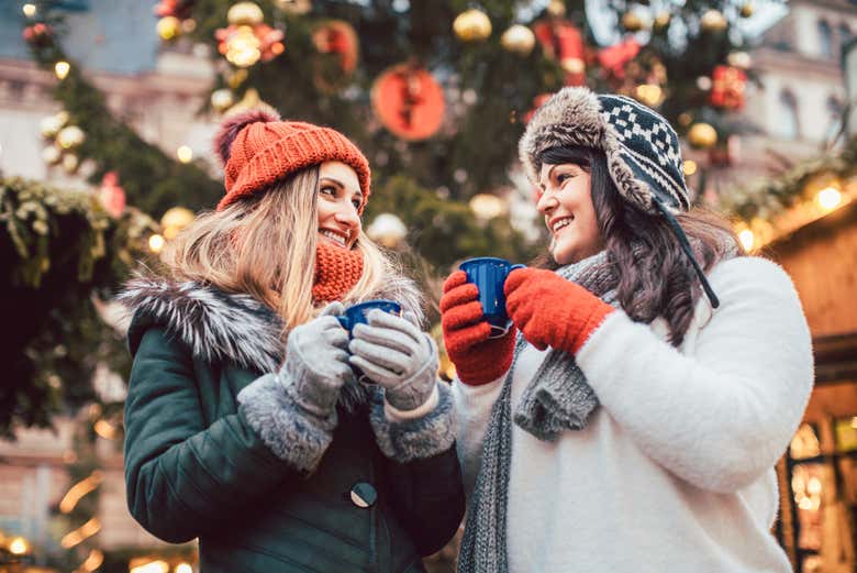 Desfrutaremos de uma xícara de vinho quente