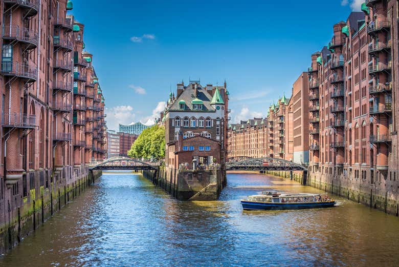 Plusieurs canaux traversent Hambourg