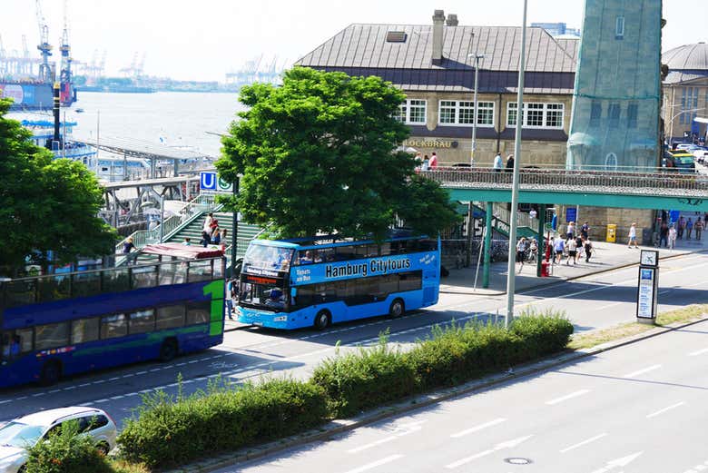 A bordo dell'autobus turistico di Amburgo