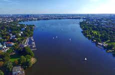 Private Hamburg Flyover Tour