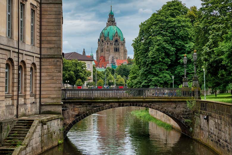 Admire the canals