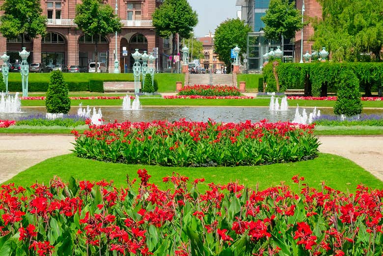 Jardines y fuente de la Friedrichsplatz