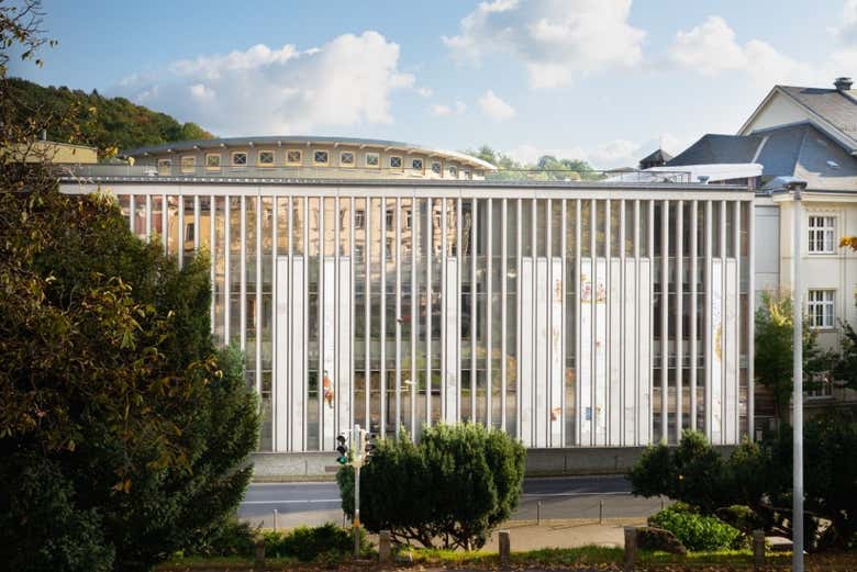 La facciata del museo