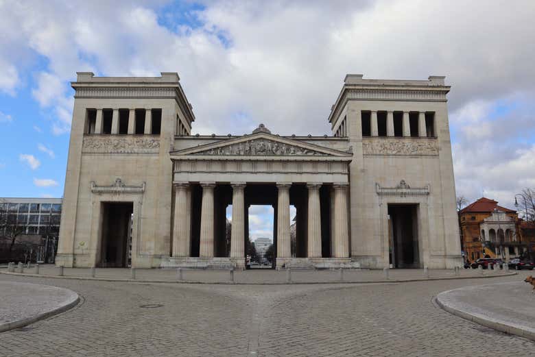 Uno dei monumenti di Königsplatz