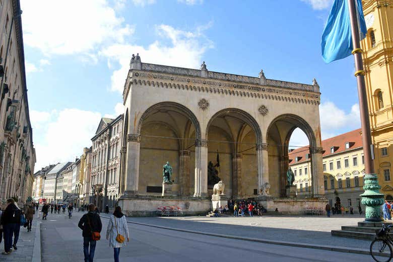 Conhecendo a história de Odeonsplatz