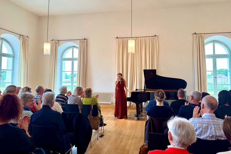 Preparados para el concierto en el Palacio de Nympherburg