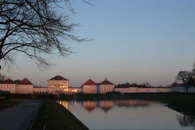 Nympherburg Palace at nighttime