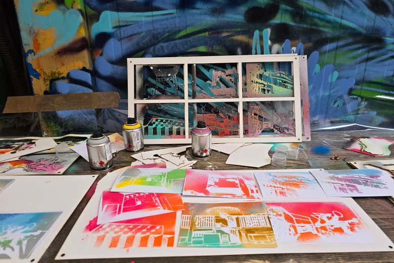 Design unique postcards with spray paint