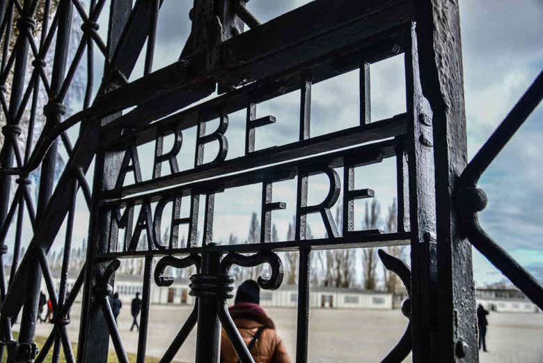 Rejas de metal de Dachau