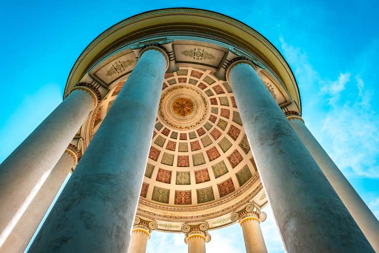 Templo griego en el Jardín Inglés