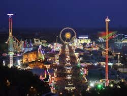 Oktoberfest por la noche