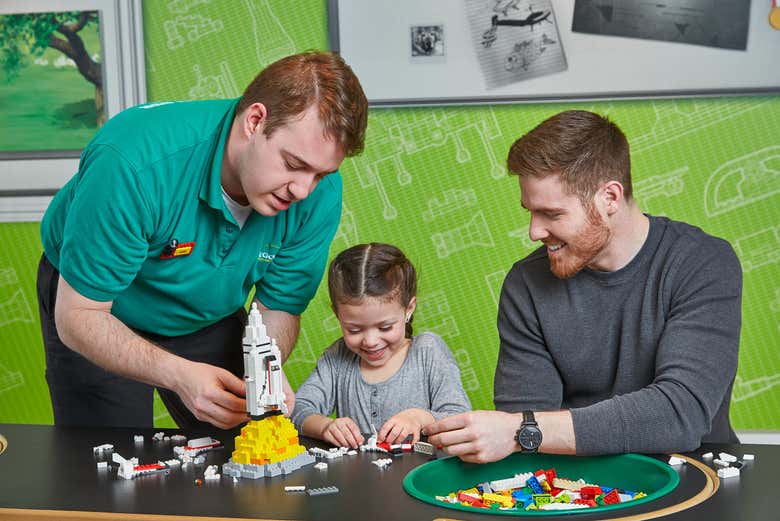 Giocare con le costruzioni LEGO