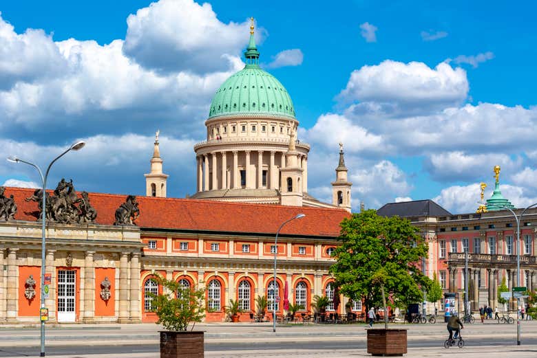 La cúpula turquesa de la iglesia de San Nicolás