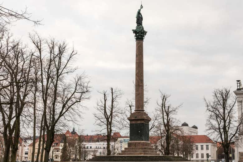 Column in la Victoria