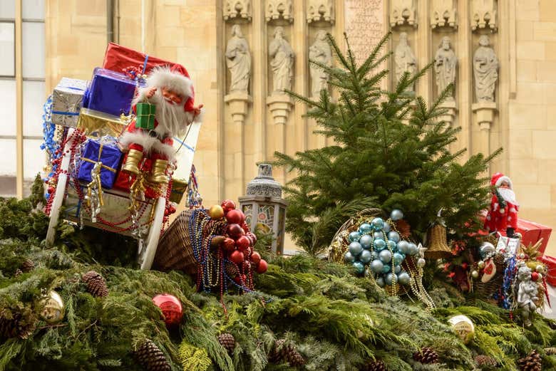 Bellas decoraciones navideñas en el mercadillo de Stuttgart