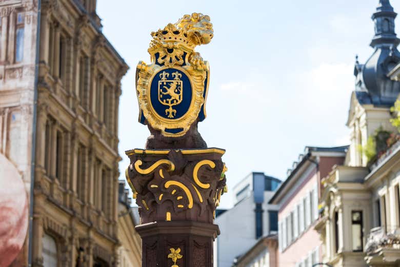 León dorado de Nassau en Wiesbaden