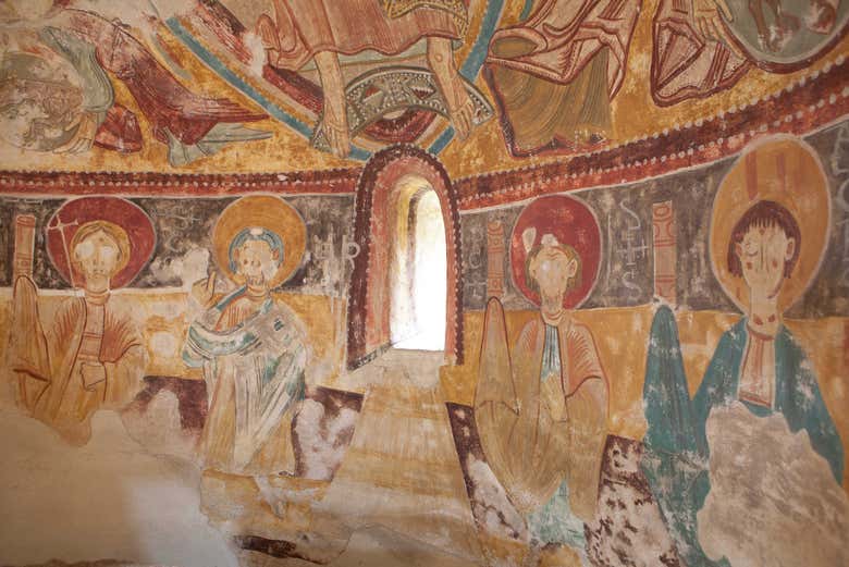 Frescos en la iglesia de Sant Miquel d’Engolasters