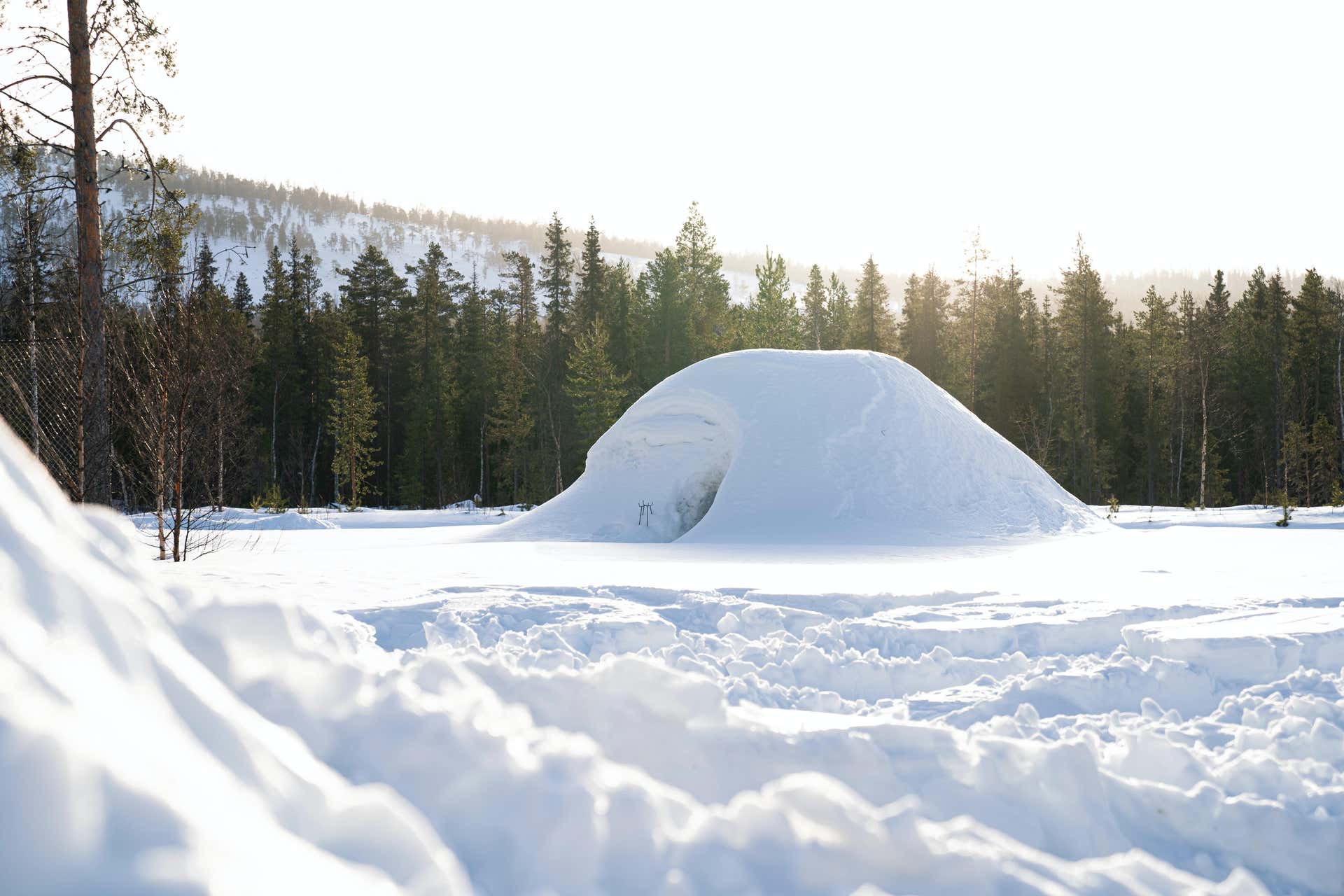 Construction d’un igloo à Grandvalira