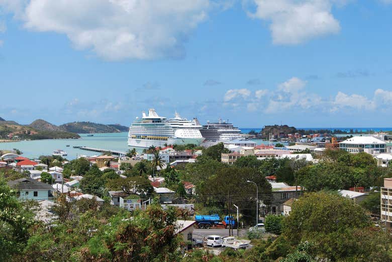 Puerto de Saint John, la capital de Antigua